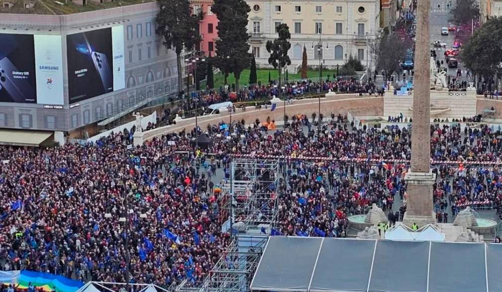 Sentire l’Europa come una “casa comune”, una “casa di pace” Sentire l’Europa come una “casa comune”, una “casa di pace”