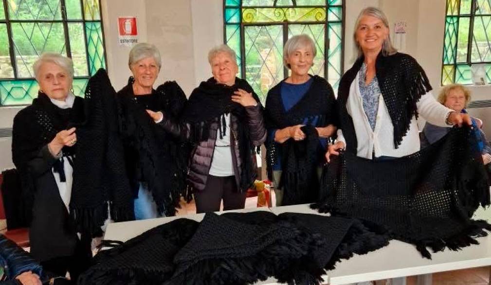 Silea, scialli di solidarietà per il Myanmar