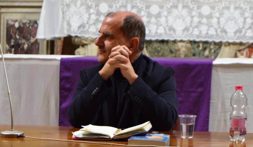 Alberto Pellai in duomo a Mirano: “Un richiamo forte per una comunità educante” Alberto Pellai in duomo a Mirano: “Un richiamo forte per una comunità educante”