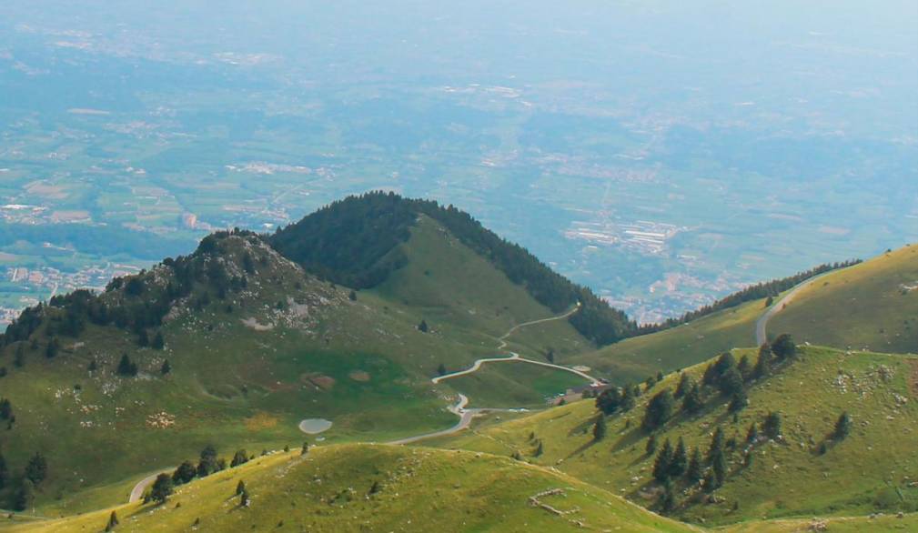 Monte Grappa: estate piena di turisti ma con qualche polemica Monte Grappa: estate piena di turisti ma con qualche polemica