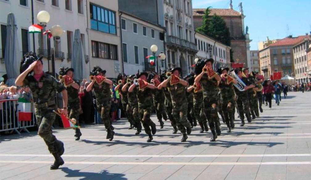 Il 24 e 25 maggio bersaglieri in festa per i settant’anni della sezione sandonatese Il 24 e 25 maggio bersaglieri in festa per i settant’anni della sezione sandonatese