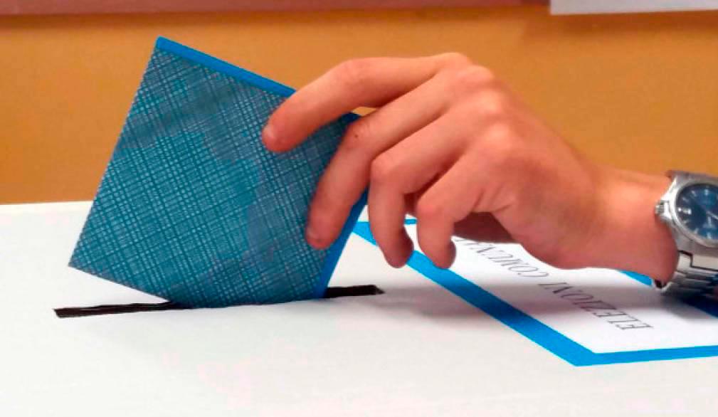 Elezioni comunali: in molti casi il centrodestra diviso Elezioni comunali: in molti casi il centrodestra diviso