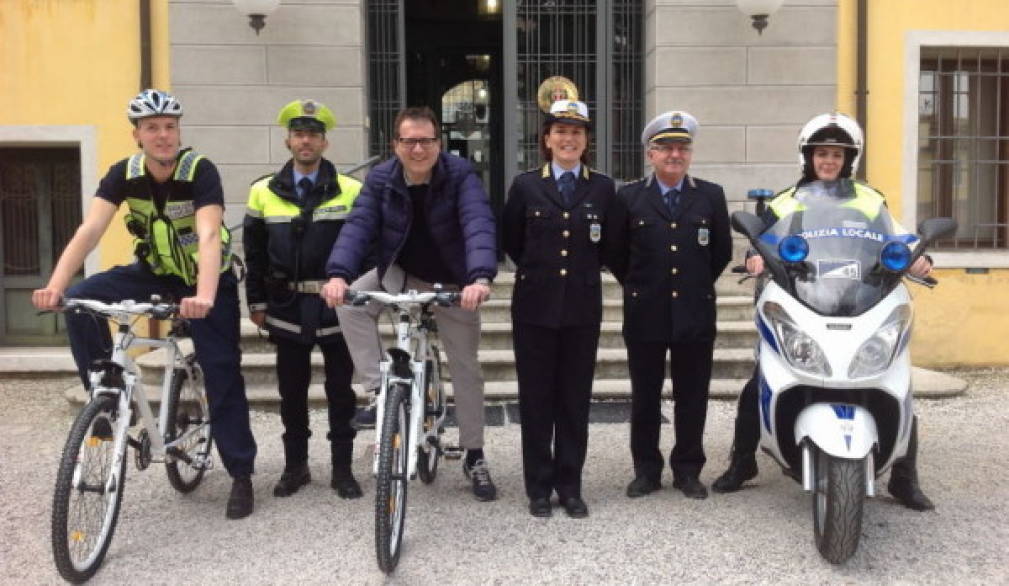Polizia di prossimità. Scatta il servizio in bicicletta Polizia di prossimità. Scatta il servizio in bicicletta