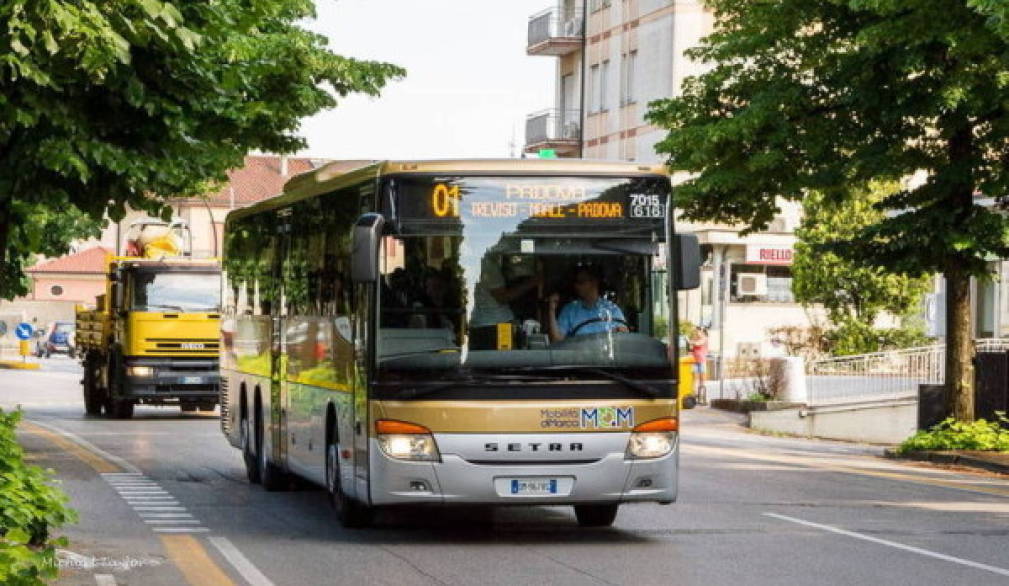 Da Treviso a Jesolo in corriera con 2.50 euro Da Treviso a Jesolo in corriera con 2.50 euro