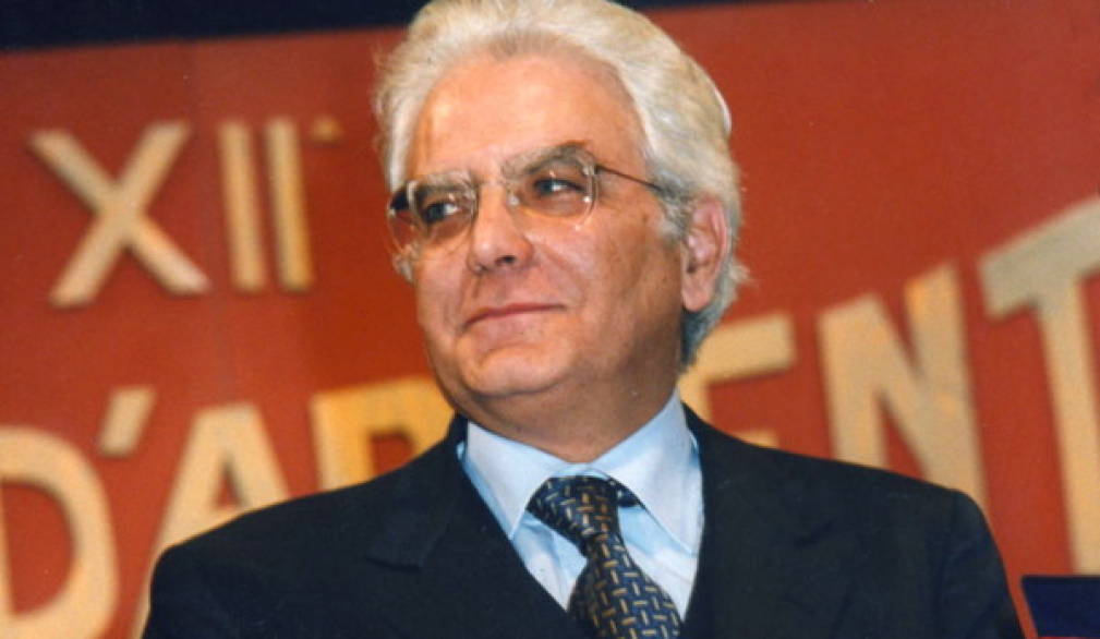 Sergio Mattarella è il nuovo Presidente con 665 voti Sergio Mattarella è il nuovo Presidente con 665 voti