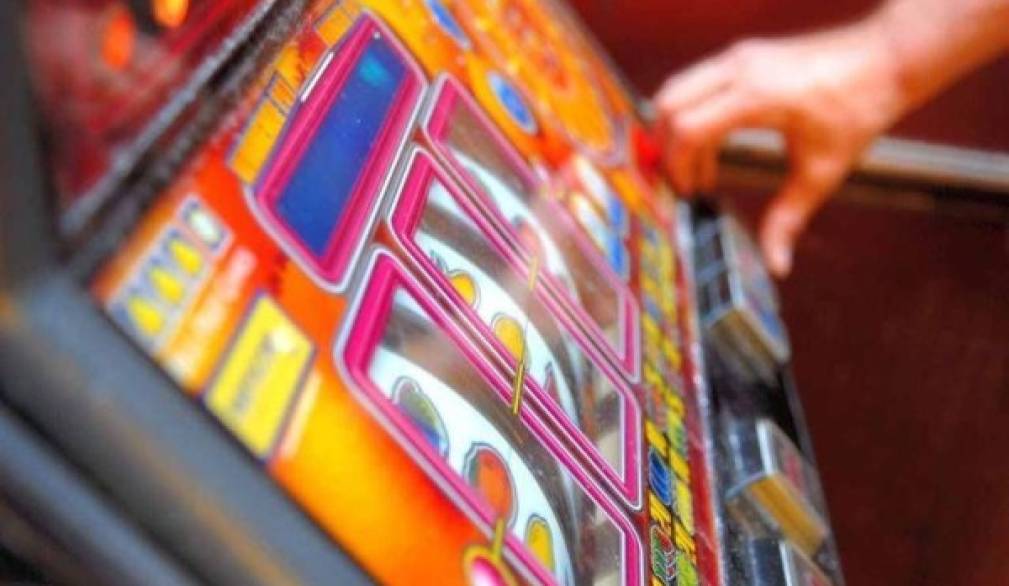 Gioco d'azzardo: dai sindaci nuove regole e sanzioni Gioco d'azzardo: dai sindaci nuove regole e sanzioni