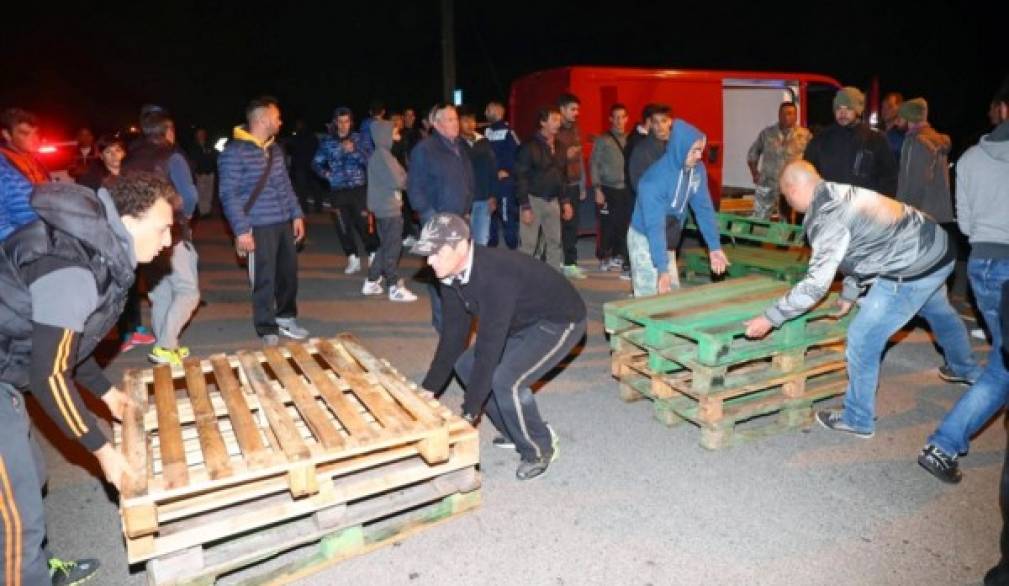 Da Goro a Calais: cambia il mondo ma la politica resta al palo Da Goro a Calais: cambia il mondo ma la politica resta al palo