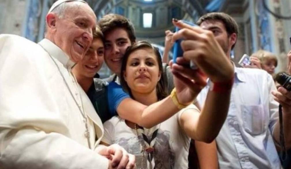 Intervista a mons. Viganò: la comunicazione "disarmante" di papa Francesco Intervista a mons. Viganò: la comunicazione "disarmante" di papa Francesco