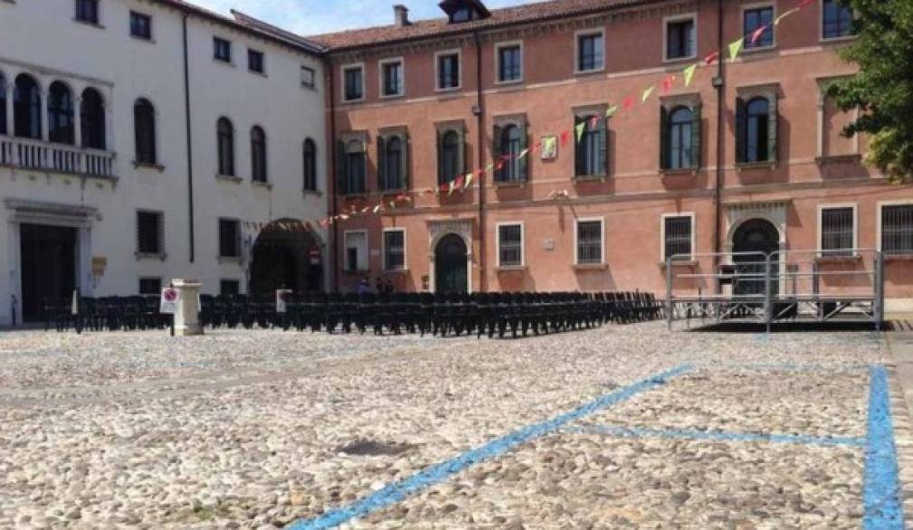 Piazza Rinaldi, al via i lavori Piazza Rinaldi, al via i lavori