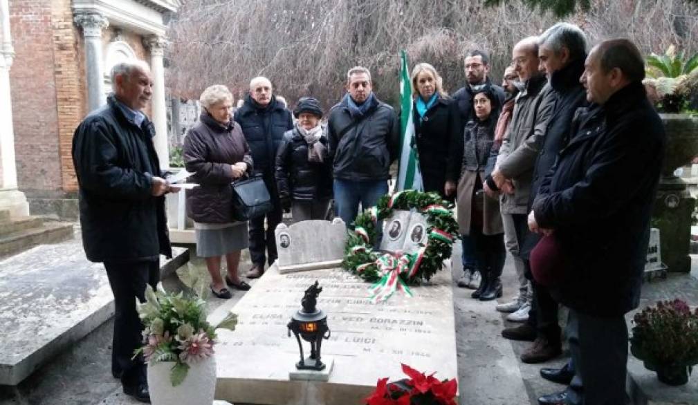 La Cisl sulla tomba di Corazzin a 90 anni dalla morte La Cisl sulla tomba di Corazzin a 90 anni dalla morte