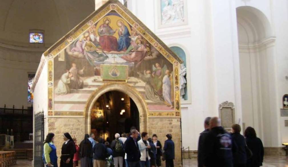 Padre Claudio Durighetto presenta il pellegrinaggio del Papa alla Porziuncola Padre Claudio Durighetto presenta il pellegrinaggio del Papa alla Porziuncola