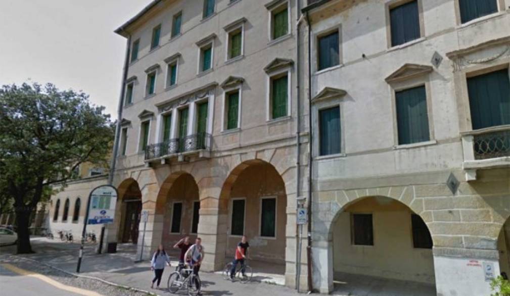 Collegio Pio X: intesa con Alessandro Benetton per rafforzare il legame tra scuola e lavoro. A palazzo Ancillotto la sede di 21 Investimenti Collegio Pio X: intesa con Alessandro Benetton per rafforzare il legame tra scuola e lavoro. A palazzo Ancillotto la sede di 21 Investimenti