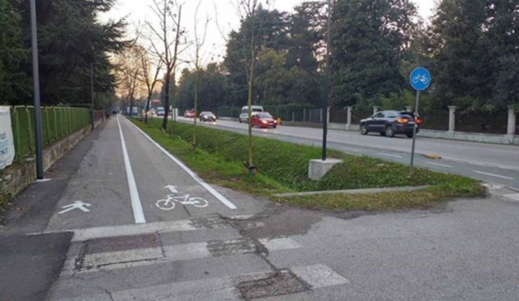 Nuova segnaletica in viale Vittorio Veneto: e le ciclabili diventano due! Nuova segnaletica in viale Vittorio Veneto: e le ciclabili diventano due!
