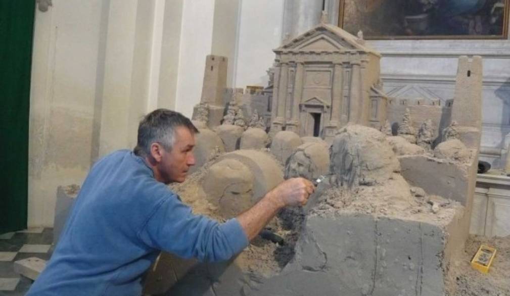 Nel duomo di Castelfranco per Pasqua un capolavoro fatto di sabbia Nel duomo di Castelfranco per Pasqua un capolavoro fatto di sabbia