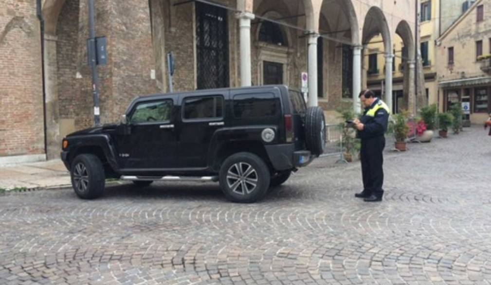 Ztl in piazza San Vito, pugno di ferro del Comune Ztl in piazza San Vito, pugno di ferro del Comune
