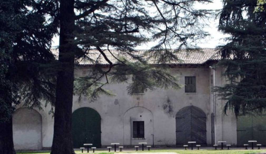 Montebelluna: la via il restauro della barchessa Manin Montebelluna: la via il restauro della barchessa Manin