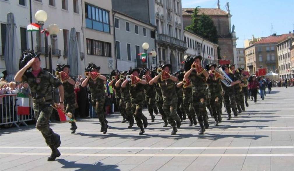 San Donà attende in festa i Bersaglieri San Donà attende in festa i Bersaglieri