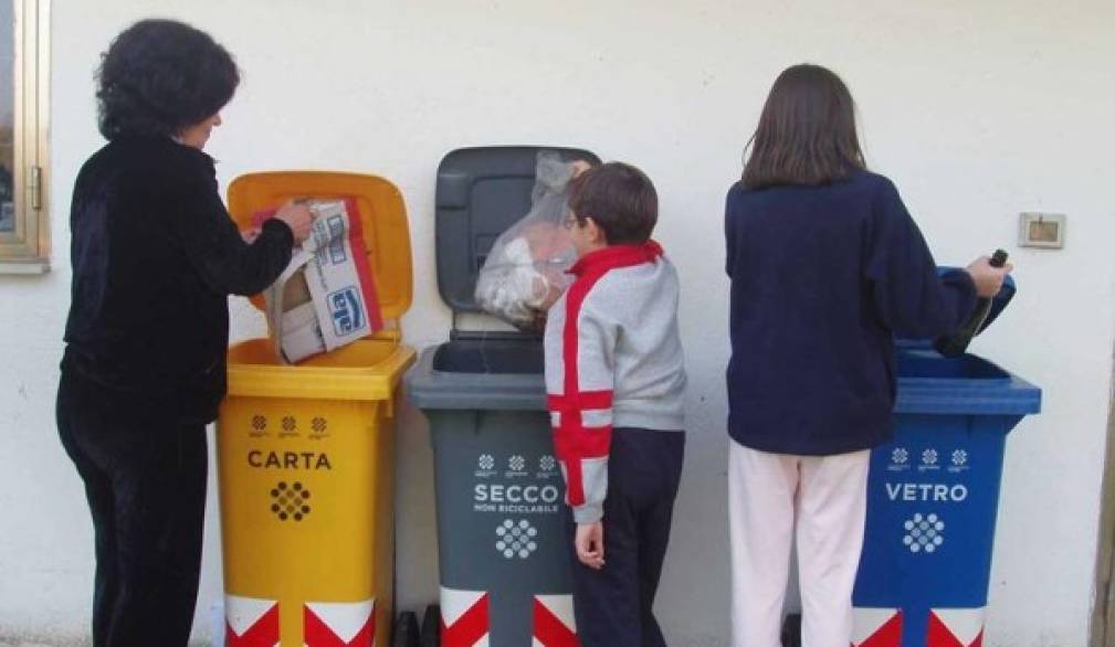 Priula e Tv Tre si fondono: nasce il Consiglio di bacino Priula per la differenziata Priula e Tv Tre si fondono: nasce il Consiglio di bacino Priula per la differenziata