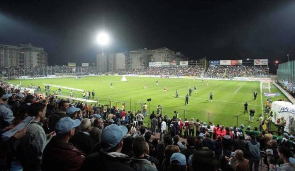 Manildo su crisi Calcio Treviso: lo stadio Tenni è ancora un patrimonio della nostra città Manildo su crisi Calcio Treviso: lo stadio Tenni è ancora un patrimonio della nostra città
