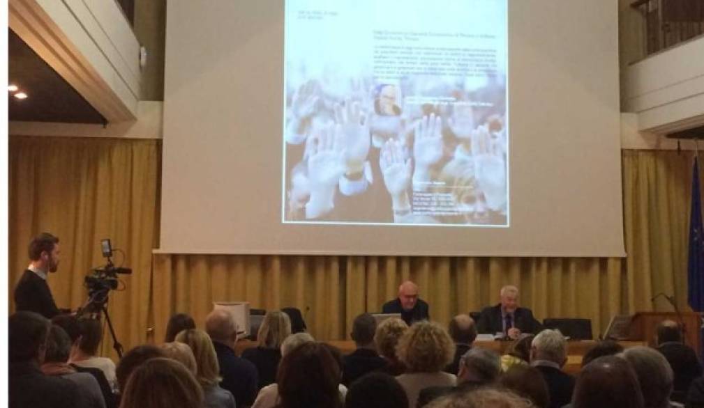 Padre Occhetta: onestà e discernimento le parole chiave per "salvare" la democrazia Padre Occhetta: onestà e discernimento le parole chiave per "salvare" la democrazia