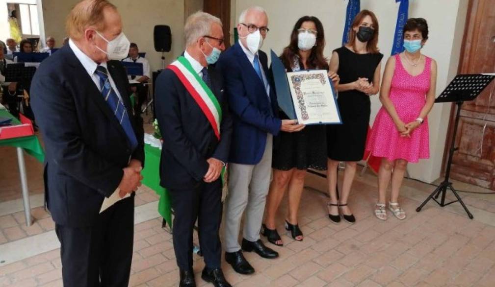 Premio Bontà: riconoscimento alla dedizione e alla salvaguardia della vita colpita da Covid e povertà Premio Bontà: riconoscimento alla dedizione e alla salvaguardia della vita colpita da Covid e povertà