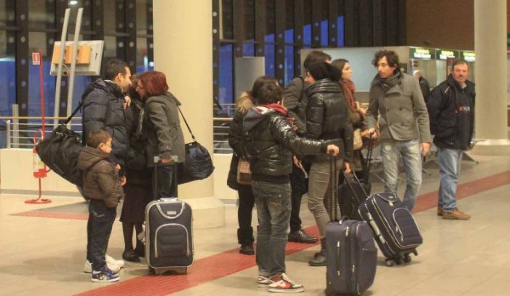 Coronavirus: al via i controlli per il rilievo della temperatura corporea sui passeggeri in arrivo a Venezia, Treviso e Verona con voli internazionali Coronavirus: al via i controlli per il rilievo della temperatura corporea sui passeggeri in arrivo a Venezia, Treviso e Verona con voli internazionali