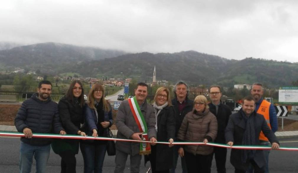 Pederobba: inaugurata la rotatoria sulla Feltrina Pederobba: inaugurata la rotatoria sulla Feltrina