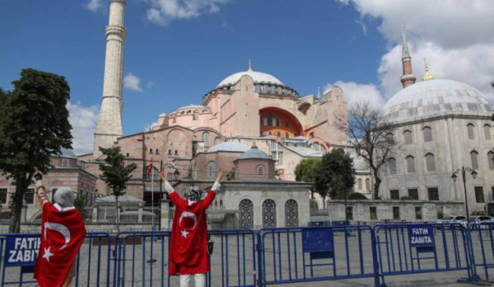 Turchia: Santa Sophia torna moschea. Chiese ortodosse: “Un duro colpo ai cristiani di tutto il mondo” Turchia: Santa Sophia torna moschea. Chiese ortodosse: “Un duro colpo ai cristiani di tutto il mondo”