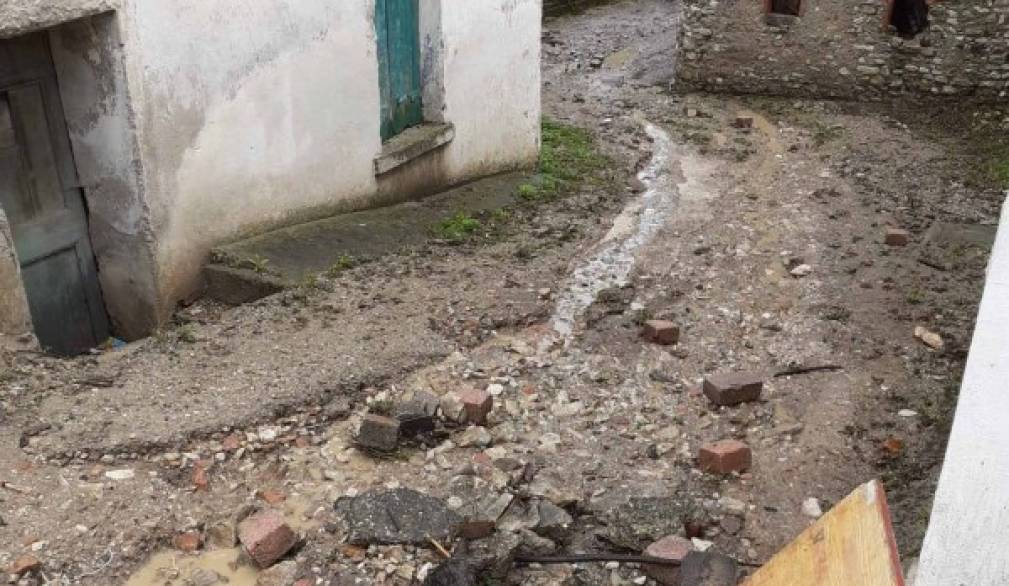 Nubifragio sul Monfenera, l'acqua invade Pederobba Nubifragio sul Monfenera, l'acqua invade Pederobba