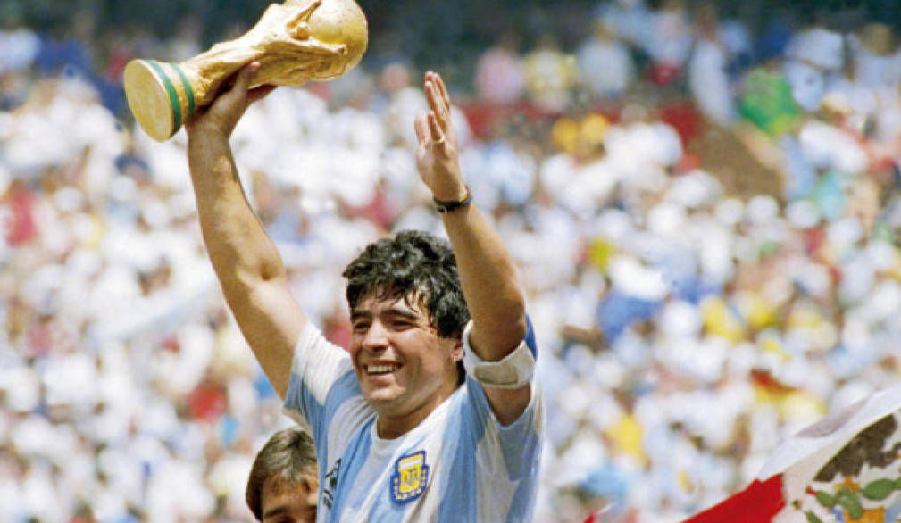 Morte di Maradona, le reazioni a Buenos Aires: "Un figlio del popolo, uno di noi" Morte di Maradona, le reazioni a Buenos Aires: "Un figlio del popolo, uno di noi"