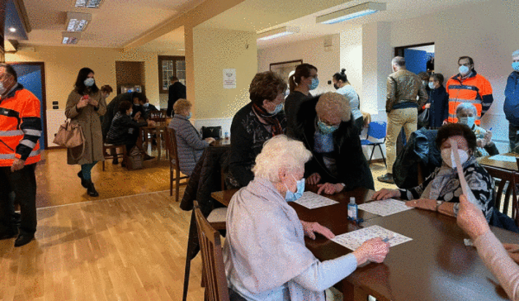 Riapre il Centro anziani di viale Libertà a San Donà Riapre il Centro anziani di viale Libertà a San Donà