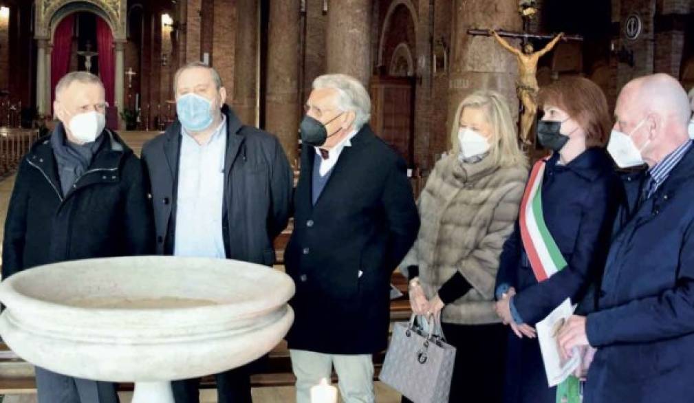Monastier: ritorno in chiesa per la preziosa acquasantiera Monastier: ritorno in chiesa per la preziosa acquasantiera