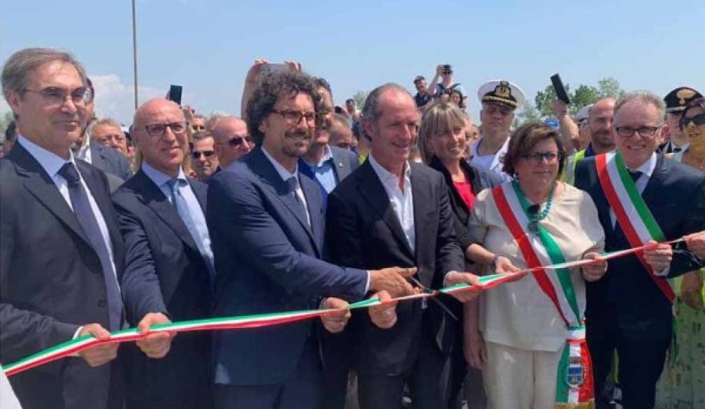 Ponte della Priula, dopo cento anni più forte e più bello di prima: "Opera realizzata tra innovazione e salvaguardia". Ponte della Priula, dopo cento anni più forte e più bello di prima: "Opera realizzata tra innovazione e salvaguardia".