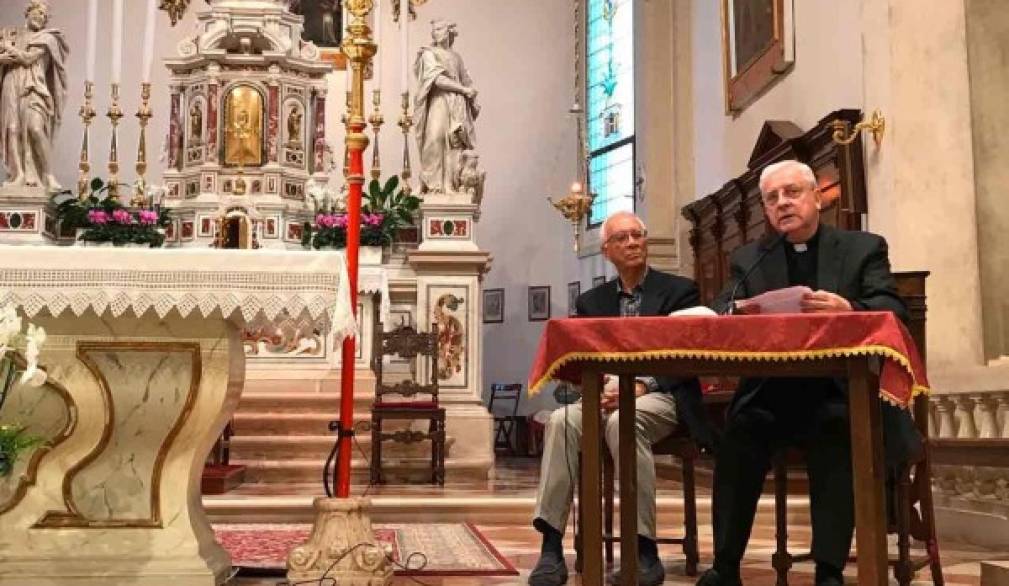 Caerano di San Marco: presentato un libro su storia e arte della chiesa Caerano di San Marco: presentato un libro su storia e arte della chiesa