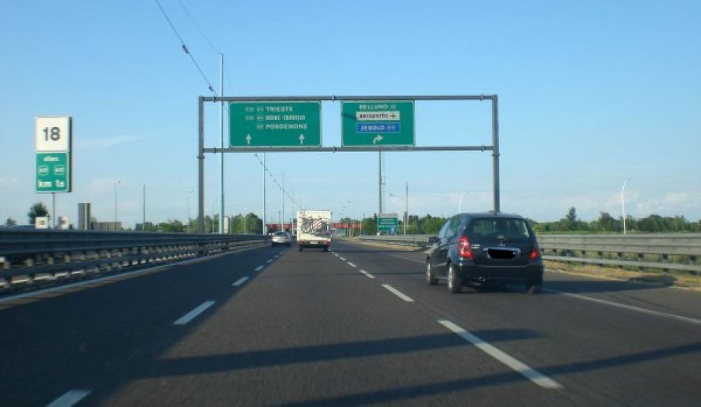 Autostrada, quanto mi costi! Autostrada, quanto mi costi!
