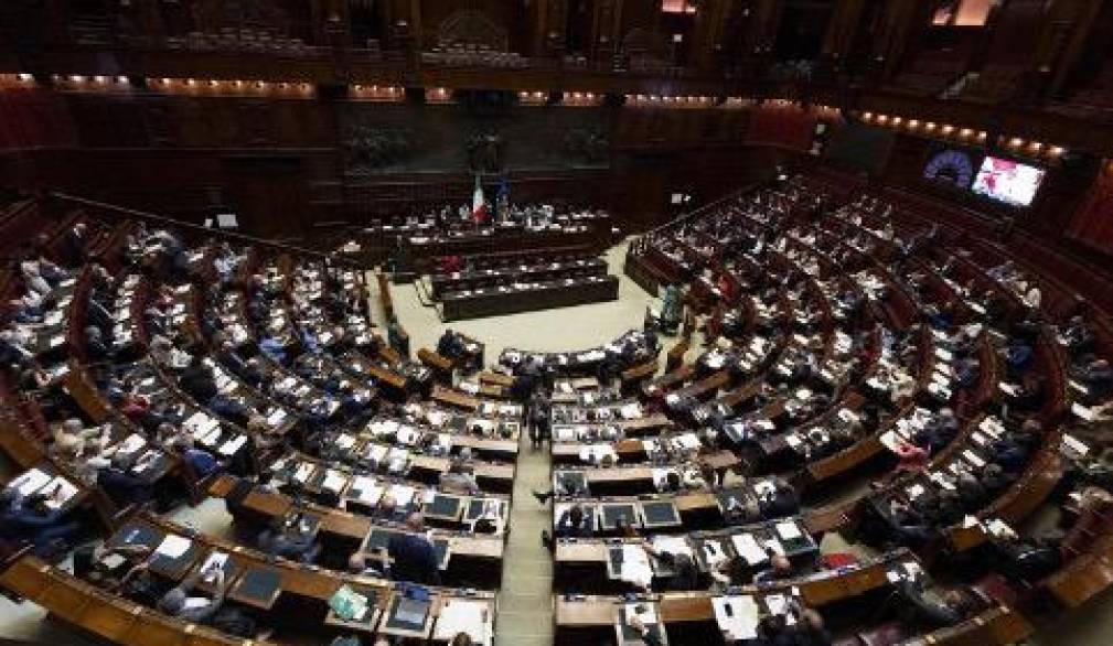 Maternità surrogata: la Camera approva la legge sul reato universale Maternità surrogata: la Camera approva la legge sul reato universale