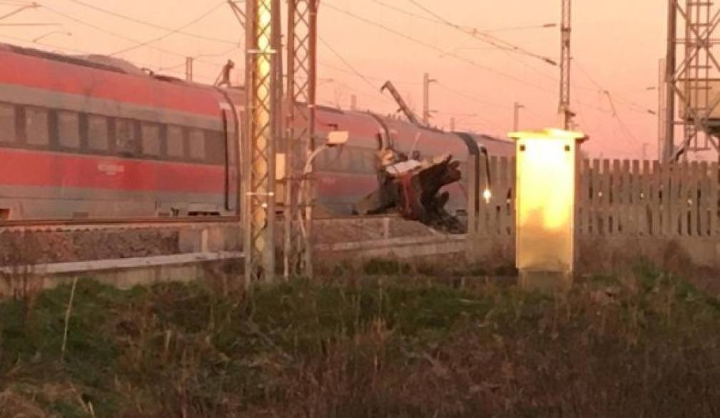 Frecciarossa deraglia a Lodi: morti i due macchinisti Frecciarossa deraglia a Lodi: morti i due macchinisti