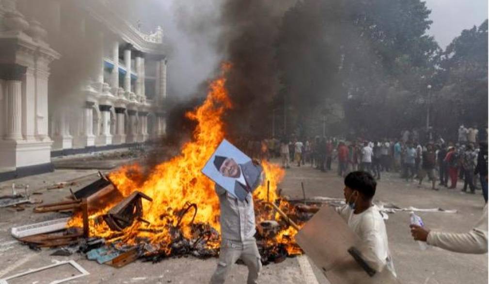 Nepal: esplode la rabbia dei giovani Nepal: esplode la rabbia dei giovani