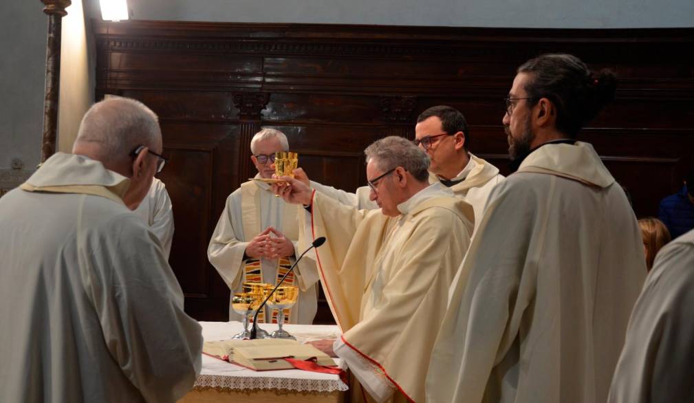 Dosson e Frescada: un grande abbraccio collettivo a don adriano