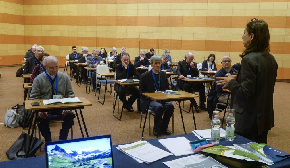 Assemblea sinodale: mons. Castellucci, “testo non ancora maturo, serve ripensamento globale” Assemblea sinodale: mons. Castellucci, “testo non ancora maturo, serve ripensamento globale”