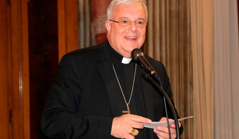 Coscienza, via maestra: il vescovo Tomasi incontra i politici e amministratori