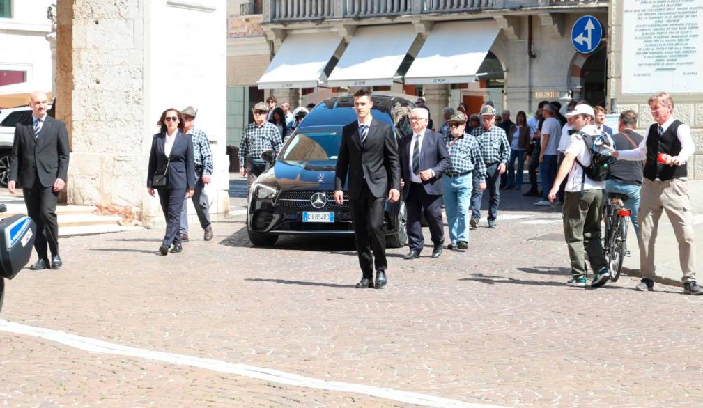 Funerale di Giancarlo Gentilini, l’omelia del vescovo Tomasi: “Una passione forte” per la città Funerale di Giancarlo Gentilini, l’omelia del vescovo Tomasi: “Una passione forte” per la città