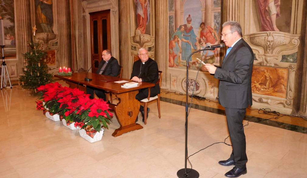 Coscienza, via maestra: il vescovo Tomasi incontra i politici e amministratori