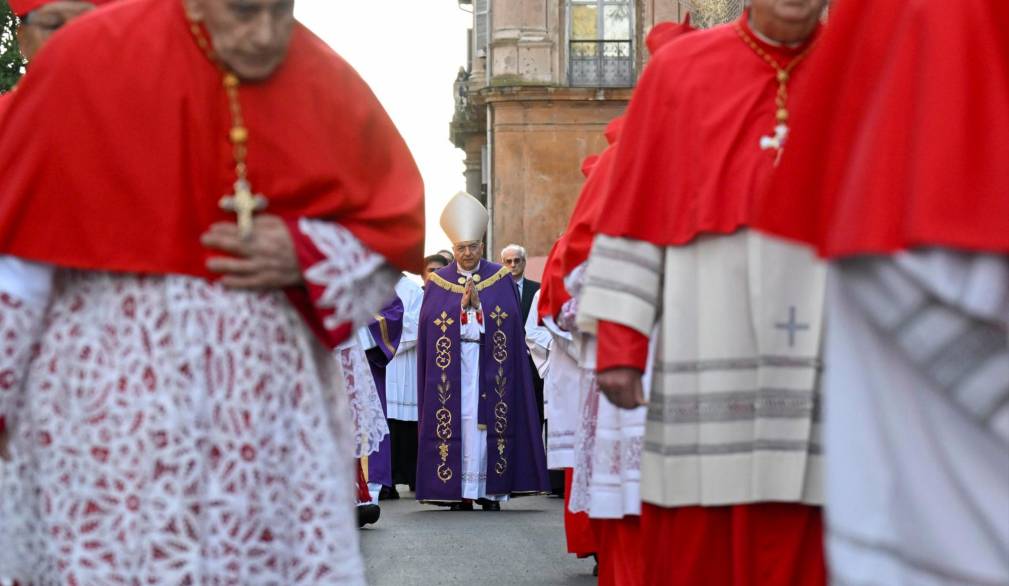 Papa Francesco: messa delle Ceneri, “la vita non è una recita, scendere dal palcoscenico della finzione” Papa Francesco: messa delle Ceneri, “la vita non è una recita, scendere dal palcoscenico della finzione”