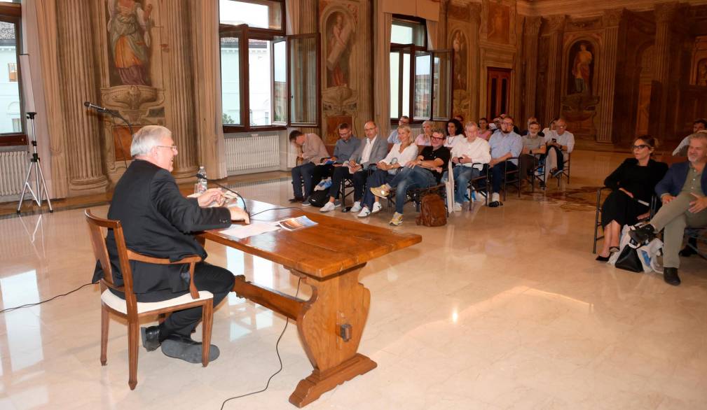 Incontro con mons. Tomasi a “Partecipare il presente” Incontro con mons. Tomasi a “Partecipare il presente”