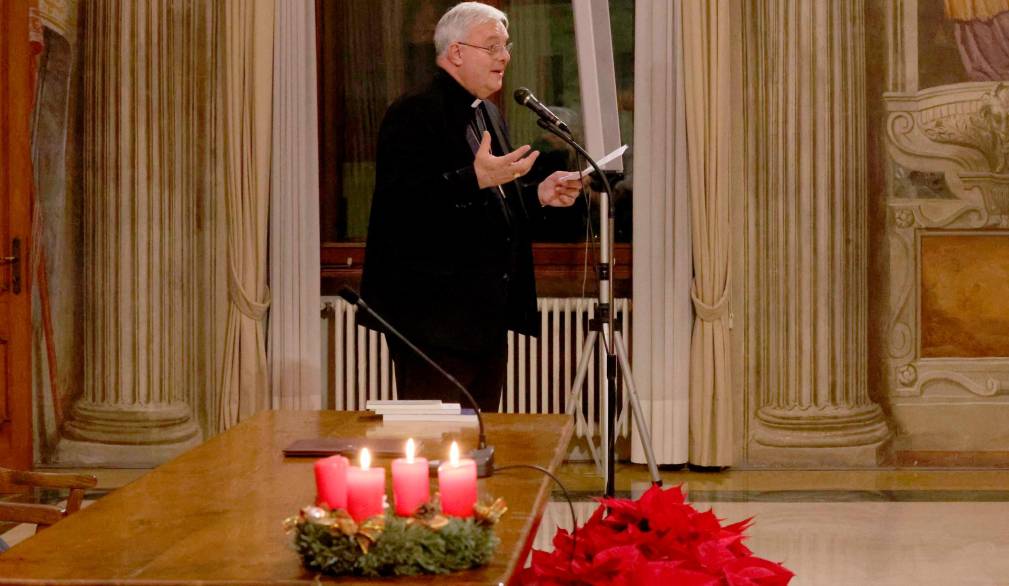 Coscienza, via maestra: il vescovo Tomasi incontra i politici e amministratori