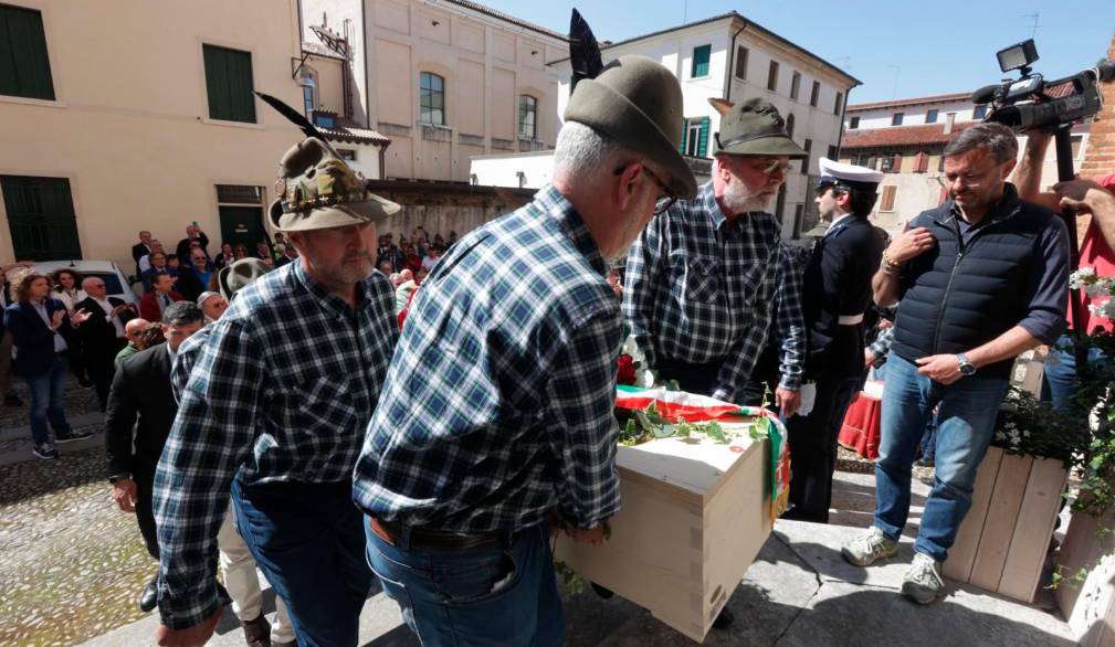 Funerale di Giancarlo Gentilini, l’omelia del vescovo Tomasi: “Una passione forte” per la città Funerale di Giancarlo Gentilini, l’omelia del vescovo Tomasi: “Una passione forte” per la città