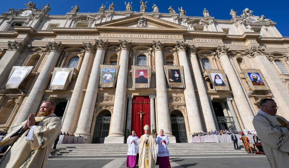 I nuovi santi: capaci di diffondere la luce di Cristo I nuovi santi: capaci di diffondere la luce di Cristo