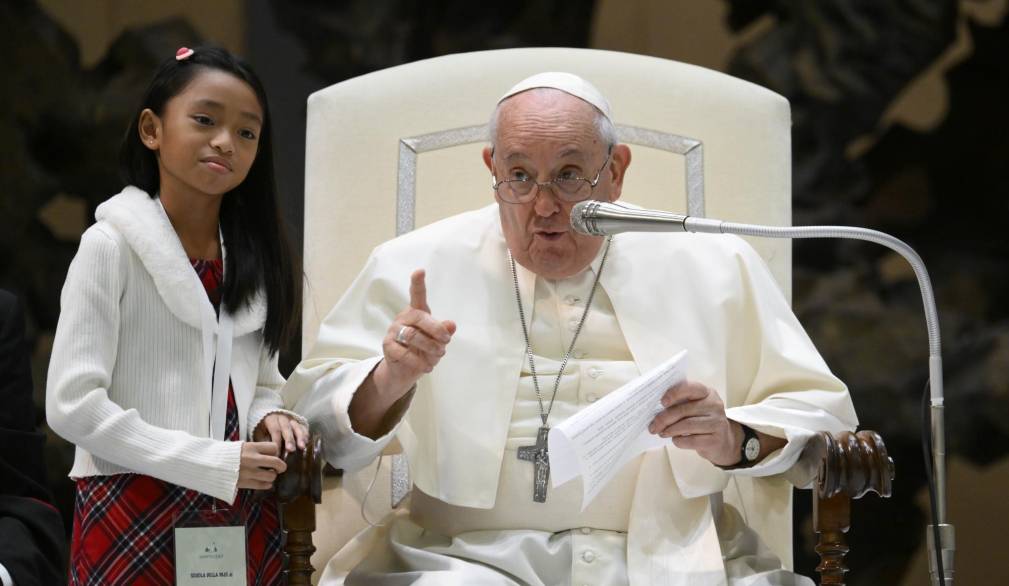 Il Papa incontra in bambini di tutto il mondo Il Papa incontra in bambini di tutto il mondo