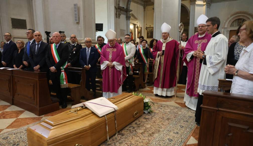 Per il vescovo Gianfranco Agostino ora c’è un posto nella Casa del Padre Per il vescovo Gianfranco Agostino ora c’è un posto nella Casa del Padre